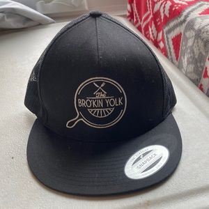 The classics yupoong snapback cap